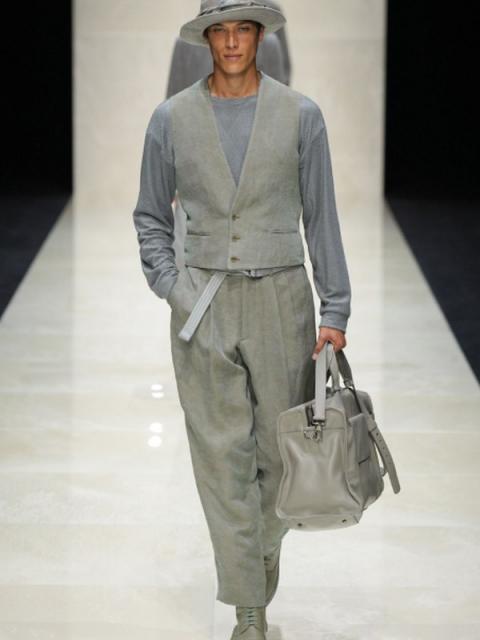 Giorgio Armani menswear весна-лето 2025 (103176-giorgio-armani-menswear-02.jpg)