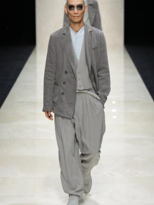 Giorgio Armani menswear весна-лето 2025 (103176-giorgio-armani-menswear-03.jpg)