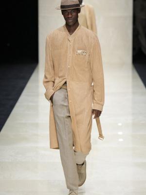 Giorgio Armani menswear весна-лето 2025 (103176-giorgio-armani-menswear-09.jpg)