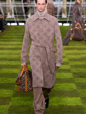 Louis Vuitton menswear весна-лето 2025  (103245-louis-vuitton-menswear-ss-10.jpg)