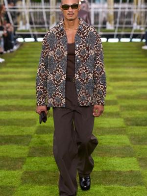 Louis Vuitton menswear весна-лето 2025  (103245-louis-vuitton-menswear-ss-b.jpg)