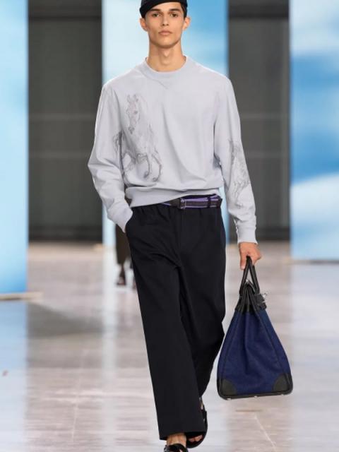 Hermes menswear весна-лето 2025 (103355-hermes-menwear-ss-01.jpg)