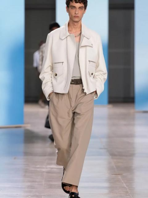 Hermes menswear весна-лето 2025 (103355-hermes-menwear-ss-02.jpg)