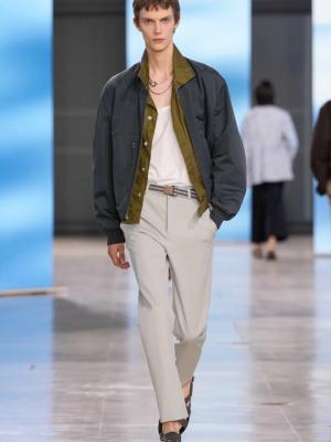 Hermes menswear весна-лето 2025 (103355-hermes-menwear-ss-05.jpg)