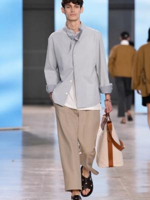 Hermes menswear весна-лето 2025 (103355-hermes-menwear-ss-07.jpg)