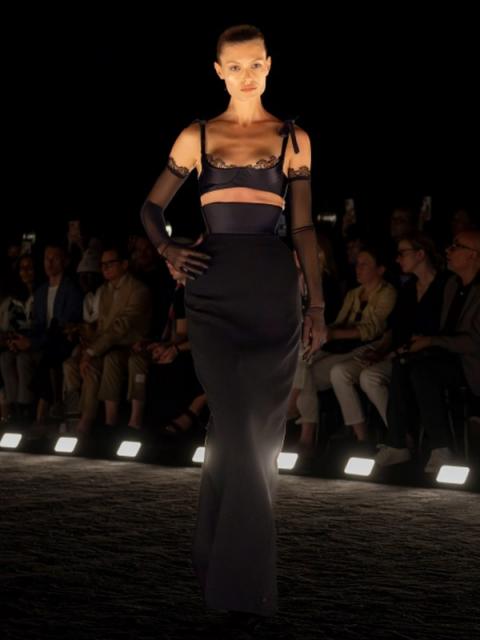 Schiaparelli Haute Couture осень-зима 2024 (103397-schiaparelli-couture-fw-08.jpg)