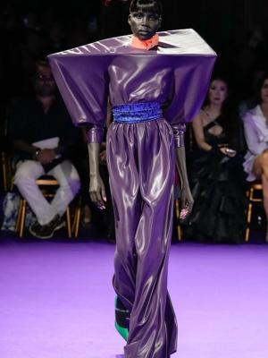 Кутюрная коллекция Viktor&Rolf осень-зима 2024 (103548-viktor-rolf-fw-05.jpg)