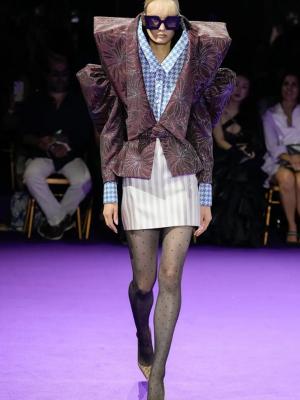 Кутюрная коллекция Viktor&Rolf осень-зима 2024 (103548-viktor-rolf-fw-b.jpg)