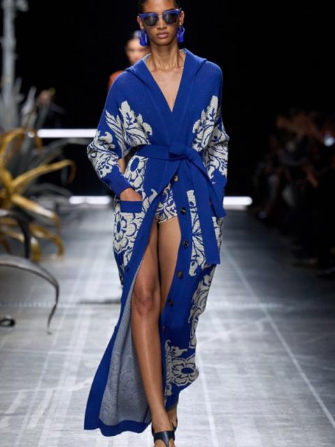 Коллекция Etro весна-лето 2025 (104501-etro-ss-2025-07.jpg)