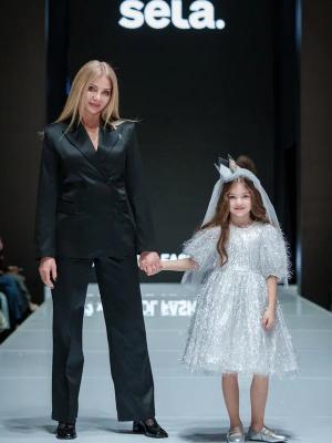 Новогодняя коллекция SELA на М2 X Sokol Fashion Week FW-2024/25 (105207-sela-2024-25-07.jpg)