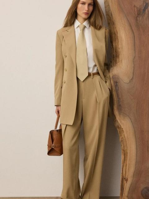 Коллекция Ralph Lauren pre-fall 2025 (105584-ralph-lauren-pre-fall-05.jpg)