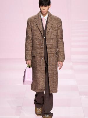 Louis Vuitton menswear осень-зима 2025 (105936-louis-vuitton-menswear-01.jpg)