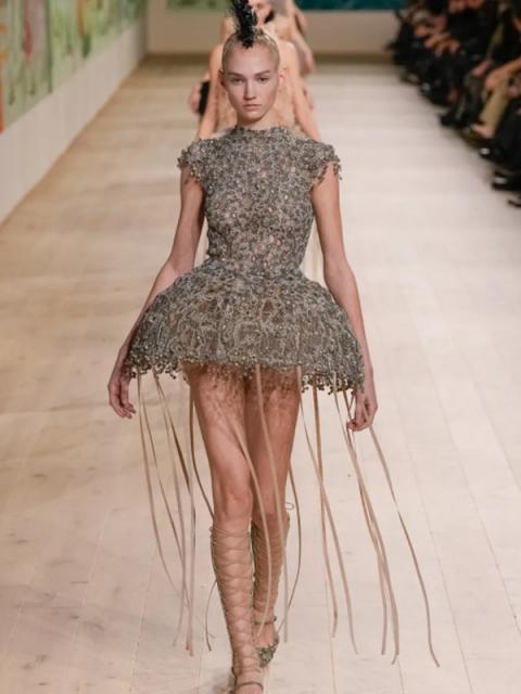 Dior Couture весна-лето 2025 (106012-dior-couture-ss-10.jpg)