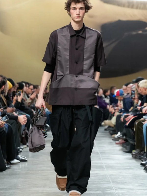 Sacai menswear осень-зима 2025 (106038-sacai-memswear-06.jpg) Sacai menswear осень-зима 2025 (106038-sacai-memswear-06.jpg)