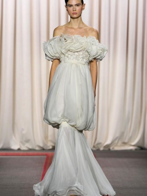 Коллекция Giambattista Valli весна-лето 2025 (SS-2025) (106123-giambatista-valli-ss-10.jpg)