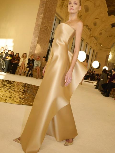 Коллекция Schiaparelli весна-лето 2025 (SS-2025) (106136-schiaparelli-ss-04.jpg)