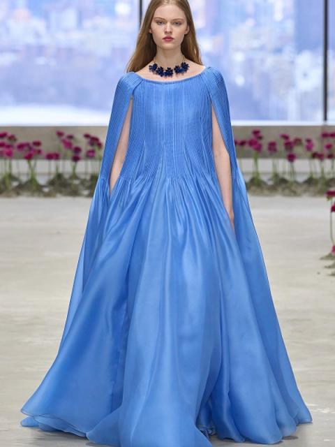 Коллекция Carolina Herrera осень-зима 2025/26 (FW-2025/26) (106447-carolina-herrera-fw-08.jpg)