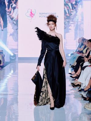 Ульяновская неделя моды начала работу в «Волга-Спорт-Арена» (107323-u-fashion-week-00.jpg)