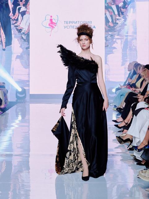 Ульяновская неделя моды начала работу в «Волга-Спорт-Арена» (107323-u-fashion-week-00.jpg)