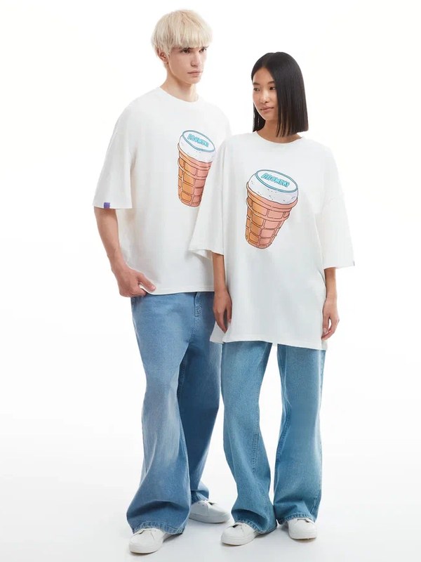 Ozon х ТВОЕ выпустили совместную коллекцию футболок с принтами от художников арт-проекта Ozon Баллон  (107479-ozon-tvoe-02.jpg)