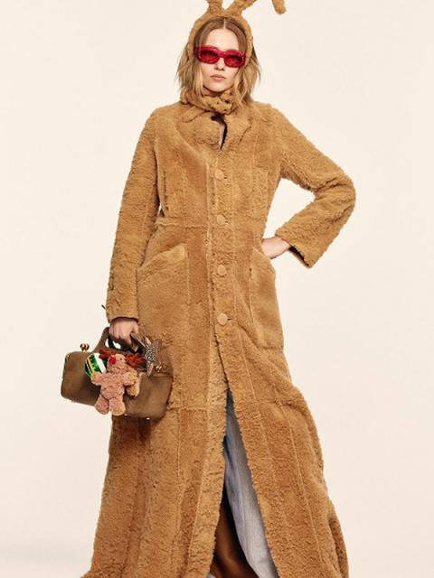 Коллекция Coach Resort 2026 (107609-coach-resort-b.jpg)