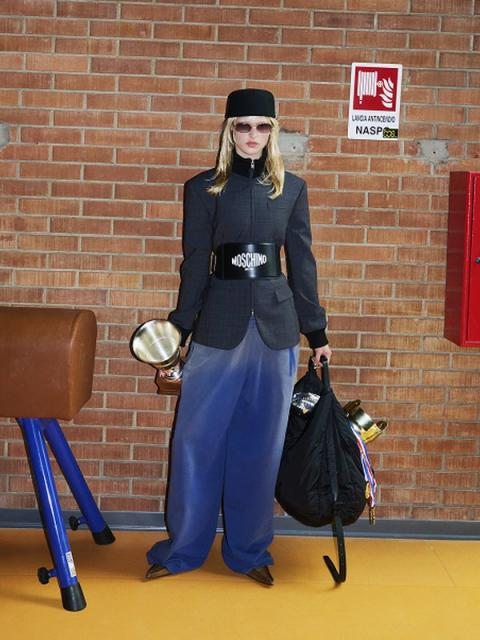 Коллекция Moschino Resort 2026 (107658-moscino-resort-01.jpg)