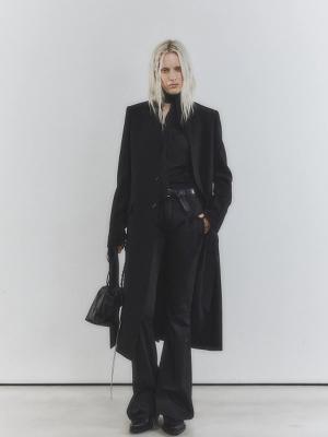 Коллекция Ann Demeulemeester Resort 2026 (107695-ann-demeulemeester-resort-07.jpg)