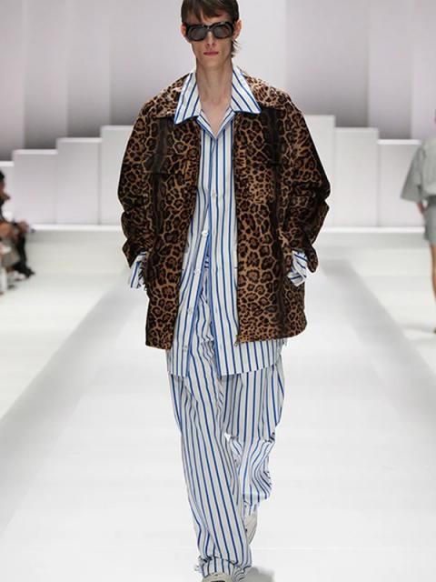 Коллекция Dolce&Gabbana Menswear весна–лето 2026 (107811-dolce-gabbana-ss-10.jpg)