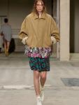 Коллекция Dries Van Noten Menswear весна-лето 2026 (107900-dries-van-noten-ss-04.jpg) Коллекция Dries Van Noten Menswear весна-лето 2026 (107900-dries-van-noten-ss-04.jpg)