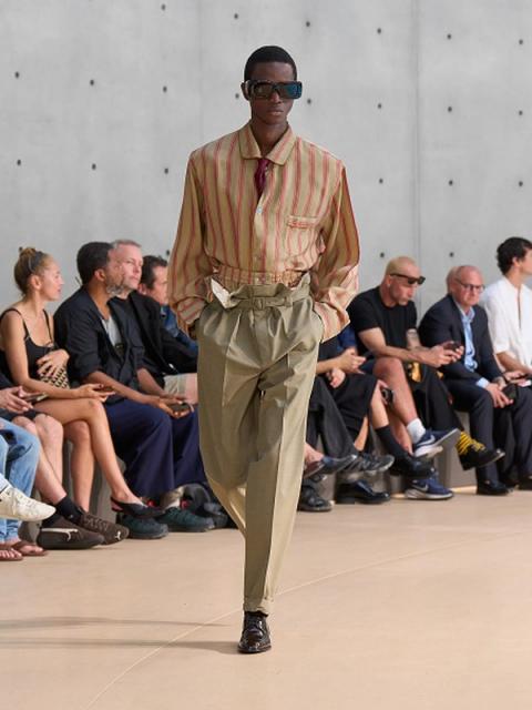 Коллекция Saint Laurent Menswear весна-лето 2026 (107966-saint-laurent-ss-06.jpg)