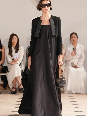 Коллекция Celine весна-лето 2026 (107986-celine-ss-03.jpg)