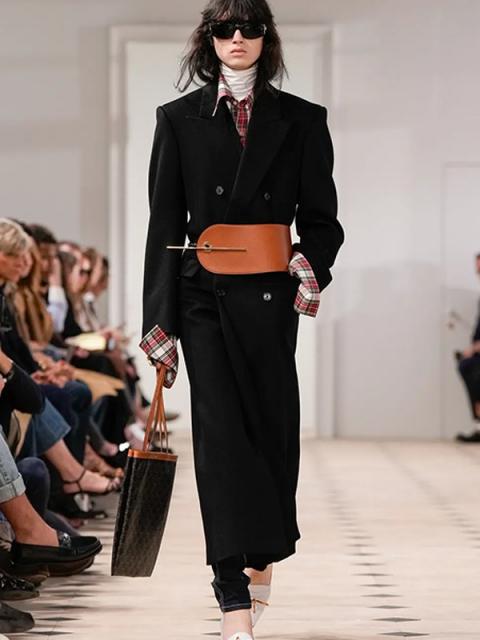 Коллекция Celine весна-лето 2026 (107986-celine-ss-10.jpg)