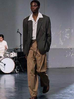 Коллекция Lemaire Menswear весна-лето 2026 (107999-lemaire-menswear-07.jpg)