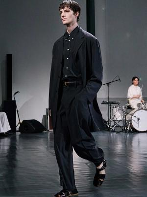 Коллекция Lemaire Menswear весна-лето 2026 (107999-lemaire-menswear-b.jpg)