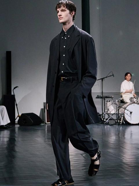 Коллекция Lemaire Menswear весна-лето 2026 (107999-lemaire-menswear-b.jpg)