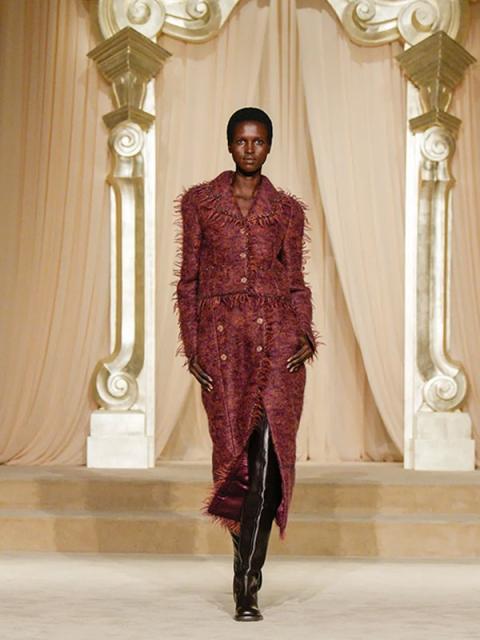 Коллекция Chanel couture осень-зима 2025 (108090-chanel-ss-05.jpg)