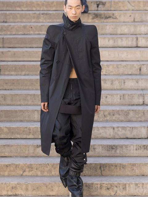 Коллекция Rick Owens весна-лето 2026 (108102-rick-owens-ss-03.jpg)