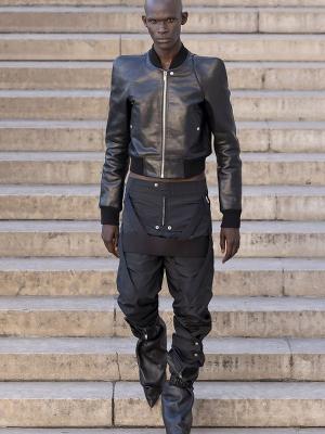 Коллекция Rick Owens весна-лето 2026 (108102-rick-owens-ss-04.jpg)