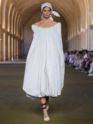 Коллекция Jacquemus осень-зима 2025/26 (108113-jacquemus-fw-06.jpg)