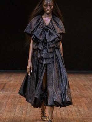 Коллекция Viktor & Rolf осень-зима 2025/26 (108189-viktor-rolf-fw-05.jpg)