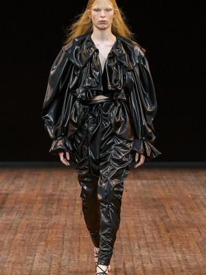 Коллекция Viktor & Rolf осень-зима 2025/26 (108189-viktor-rolf-fw-07.jpg)