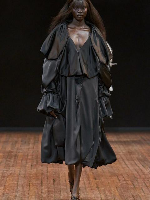 Коллекция Viktor & Rolf осень-зима 2025/26 (108189-viktor-rolf-fw-b.jpg)