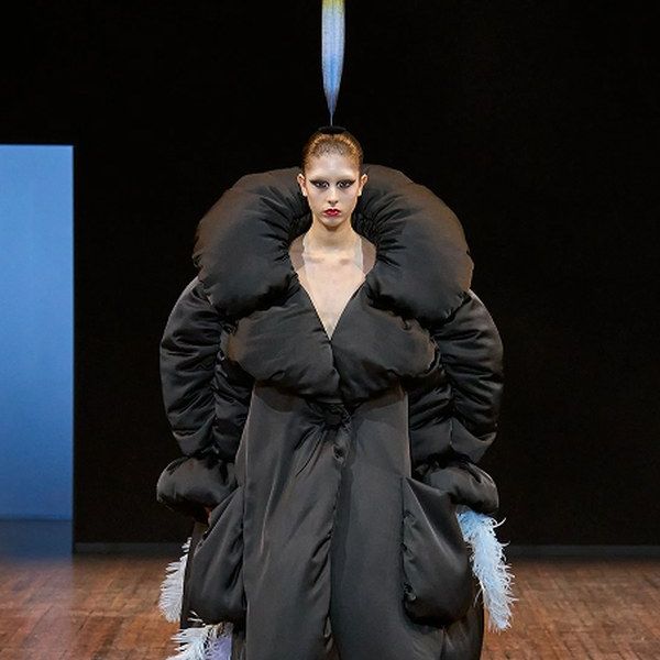 Коллекция Viktor & Rolf осень-зима 2025/26 (108189-viktor-rolf-fw-s.jpg)