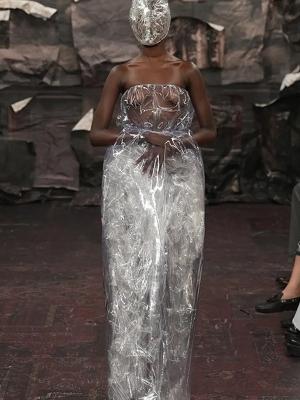 Коллекция Maison Margiela осень-зима 2025/26 (108201-maison-margiela-fw-01.jpg)
