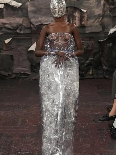 Коллекция Maison Margiela осень-зима 2025/26 (108201-maison-margiela-fw-01.jpg)