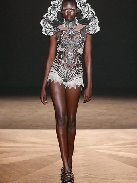 Коллекция Iris van Herpen осень-зима 2025/26 (108212-iris-van-herpen-fw-05.jpg)