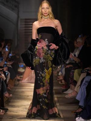 Коллекция Elie Saab осень-зима 2025/26 (108330-elie-saab-fw-04.jpg)