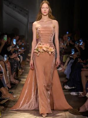 Коллекция Elie Saab осень-зима 2025/26 (108330-elie-saab-fw-05.jpg)