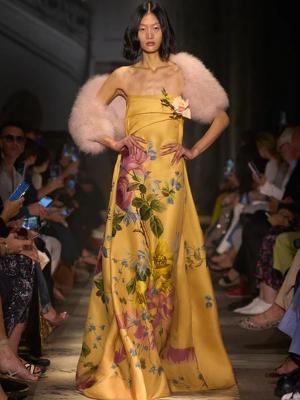 Коллекция Elie Saab осень-зима 2025/26 (108330-elie-saab-fw-06.jpg)
