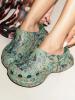 Crocs и Mowalola представили совместную коллекцию (108390-crocs-mowalola-01.jpg)